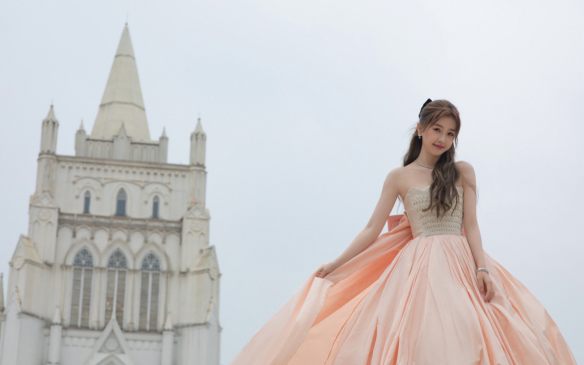 Kaiyun APP-西甲明星奔跑：突破防线，精彩瞬间！，西甲足球明星